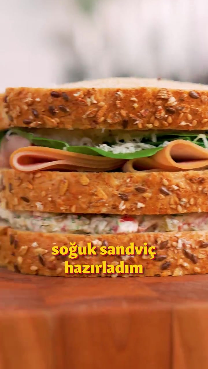Güne Enerjik Başlangıç: Fümeli Soğuk Sandviç